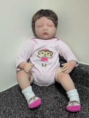 Reborn Vinyl doll with cloth body 3-6 months